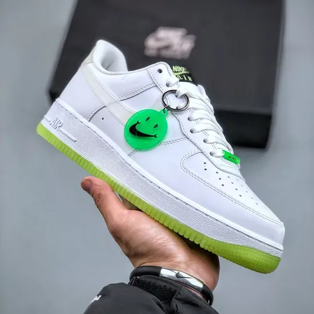 ナイキ スニーカー