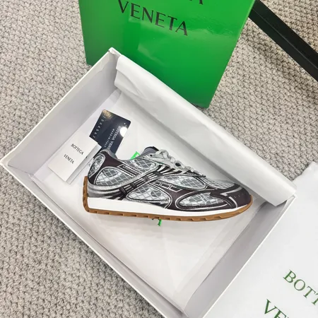 ボッテガ ヴェネタ カジュアルシューズ