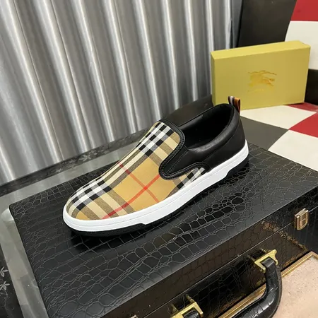 バーバリー ス カジュアルシューズ