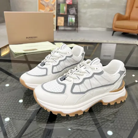 バーバリー ス スニーカー