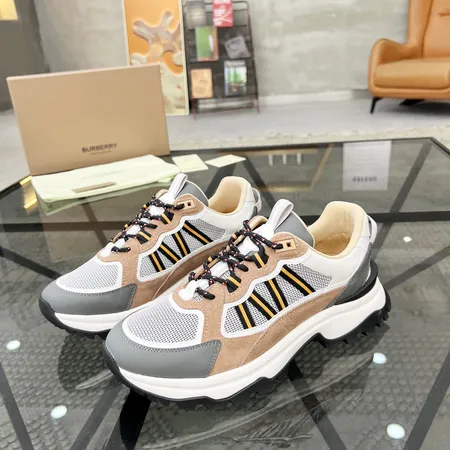 バーバリー ス スニーカー