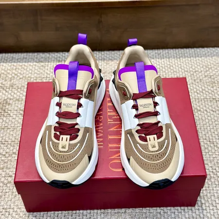 ヴァレンティノ スニーカー