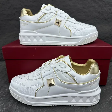 ヴァレンティノ カジュアルシューズ