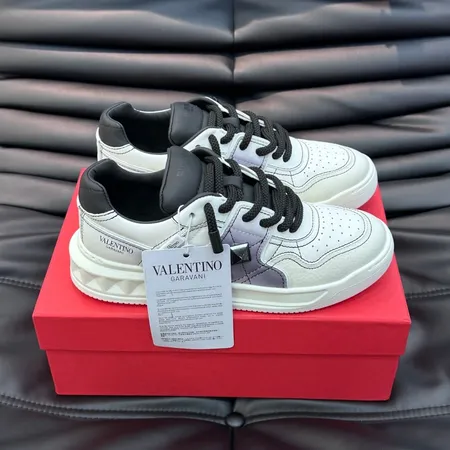 ヴァレンティノ カジュアルシューズ