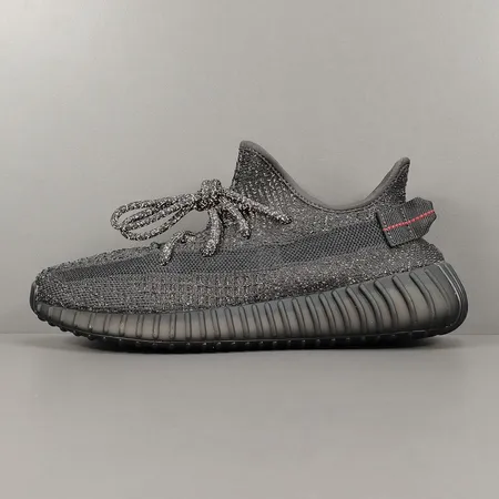 アディダス スニーカー