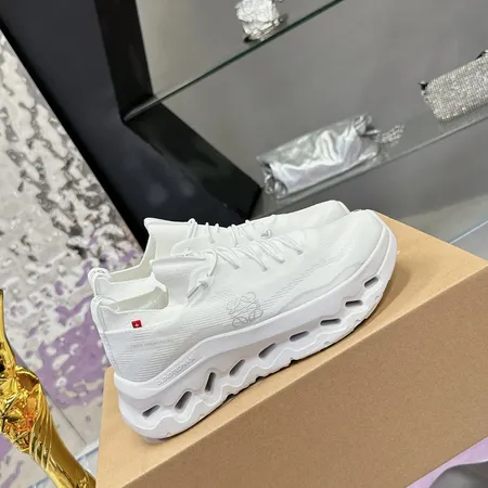 ロエベ スニーカー