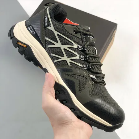 ノースフェイス スニーカー