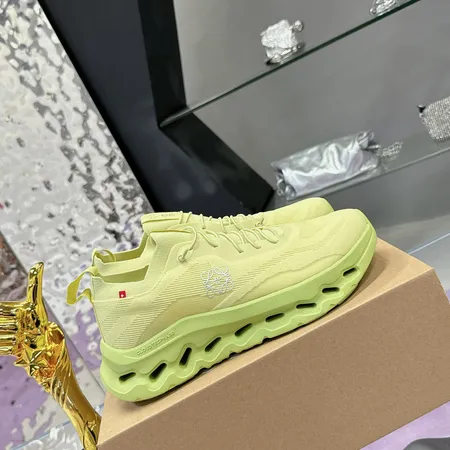 ロエベ スニーカー