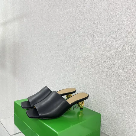 ボッテガ ヴェネタ スリッパ