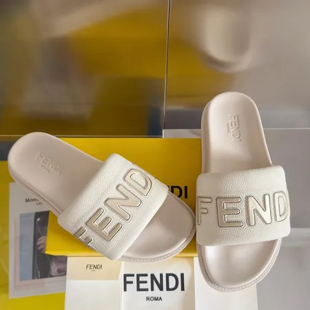 フェンディ スリッパ