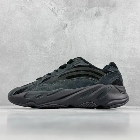 アディダス カジュアルシューズ