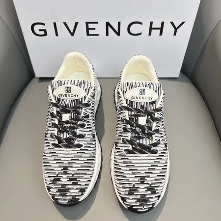 ジバンシィ カジュアルシューズ