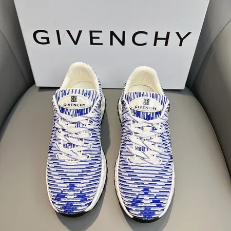 ジバンシィ カジュアルシューズ