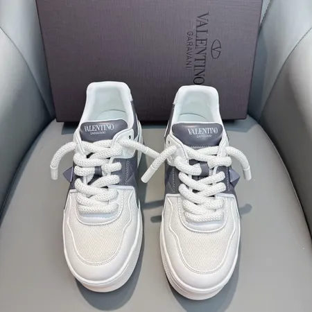 ヴァレンティノ カジュアルシューズ