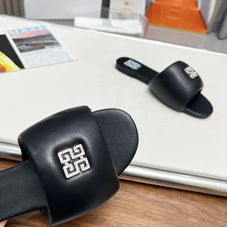 ジバンシィ スリッパ