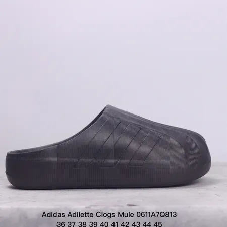 アディダス スリッパ
