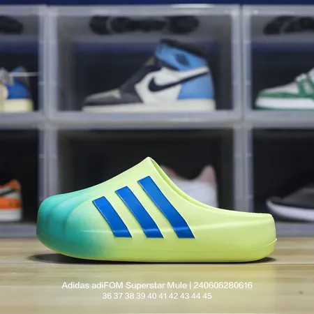 アディダス スリッパ