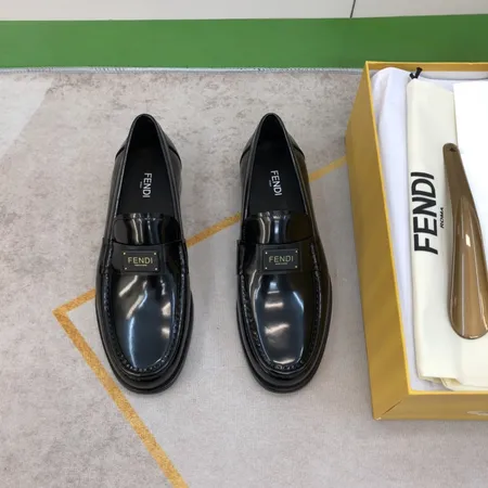 フェンディ ビジネスシューズ