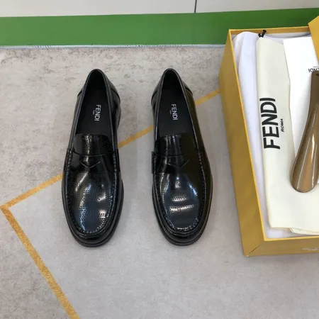 フェンディ ビジネスシューズ