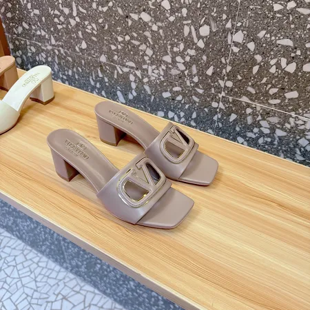 ヴァレンティノ スリッパ