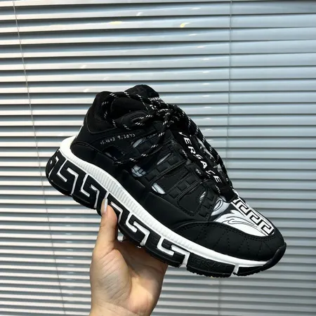 ヴェルサーチ カジュアルシューズ