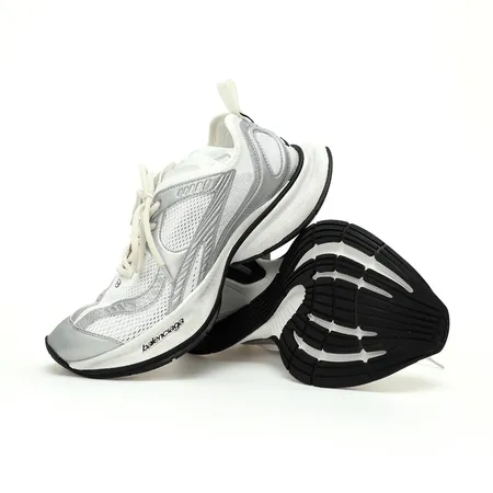 バレンシアガ スニーカー