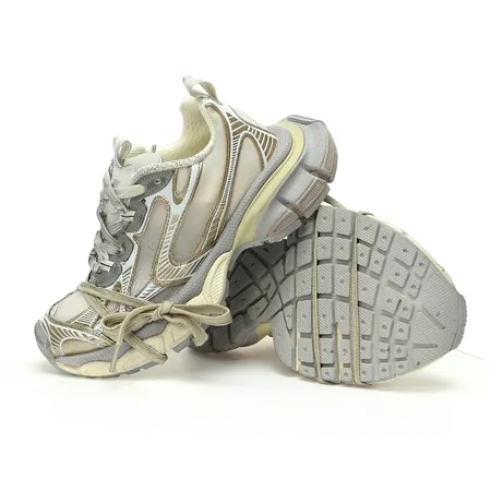 バレンシアガ スニーカー