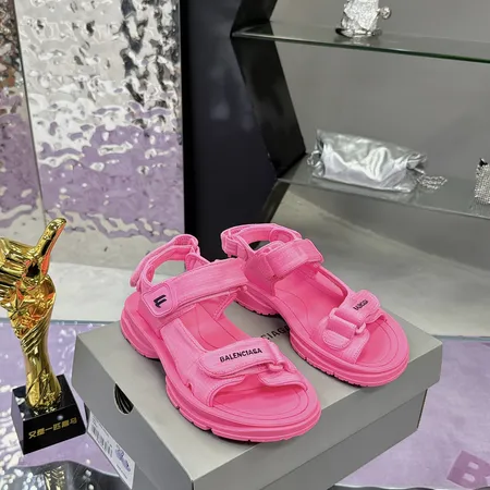 バレンシアガ サンダル