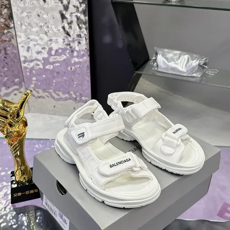 バレンシアガ サンダル