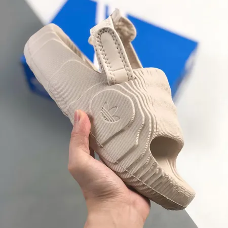 アディダス サンダル