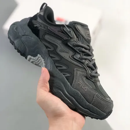 フィラ スニーカー