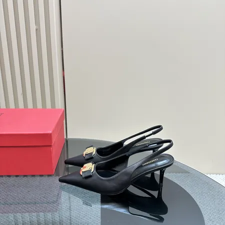 フェラガモ サンダル