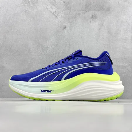 プーマ スニーカー