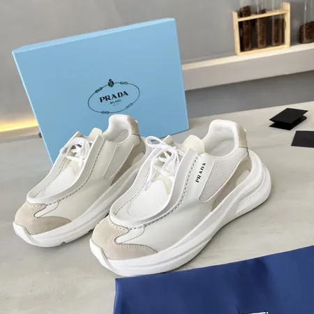 プラダ スニーカー