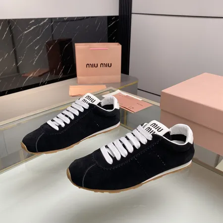 ミュウミュウ カジュアルシューズ