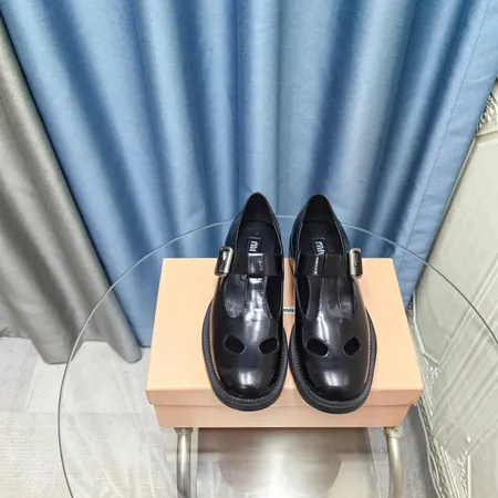 ミュウミュウ ビジネスシューズ