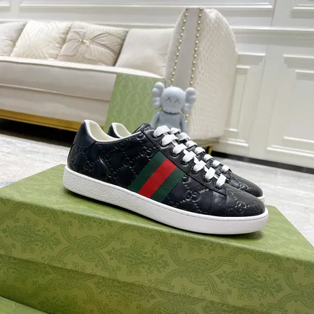 グッチ カジュアルシューズ