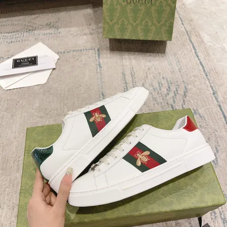 グッチ カジュアルシューズ