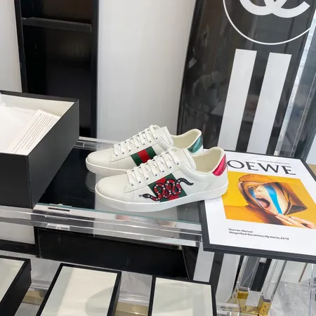 グッチ カジュアルシューズ