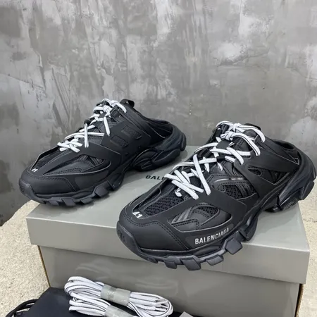 バレンシアガ スリッパ