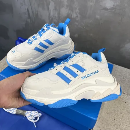 バレンシアガ スニーカー