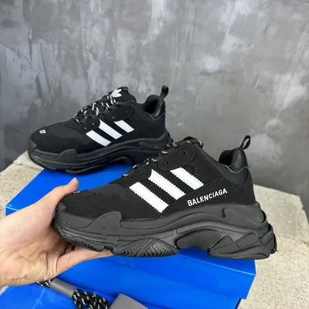 バレンシアガ スニーカー