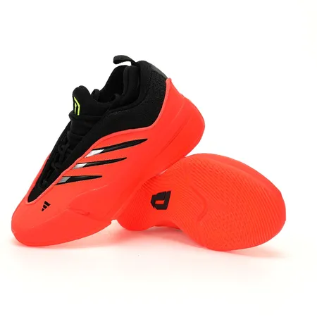 アディダス スニーカー