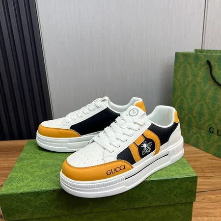 グッチ カジュアルシューズ