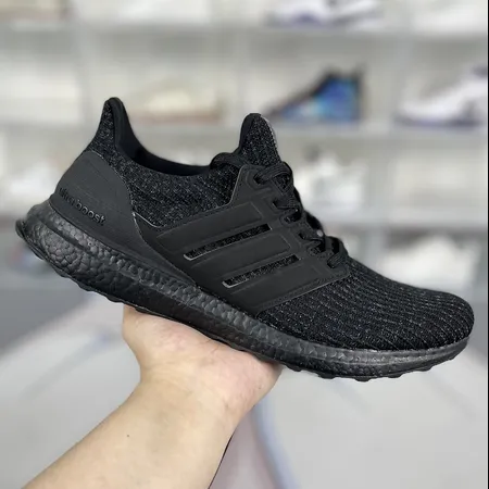 アディダス スニーカー