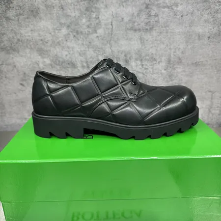 ボッテガ ヴェネタ ビジネスシューズ