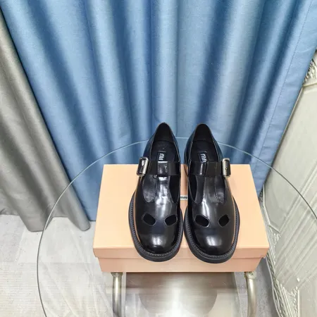 ミュウミュウ ビジネスシューズ