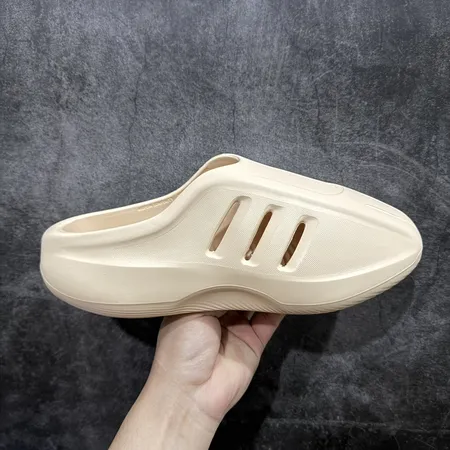 アディダス スリッパ