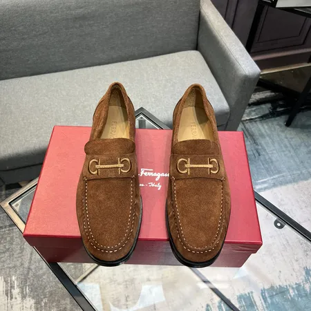 フェラガモ カジュアルシューズ