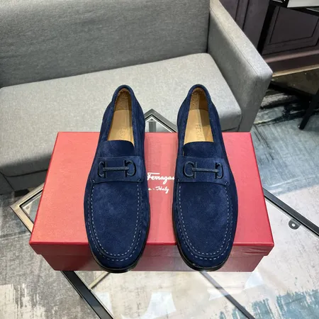 フェラガモ カジュアルシューズ